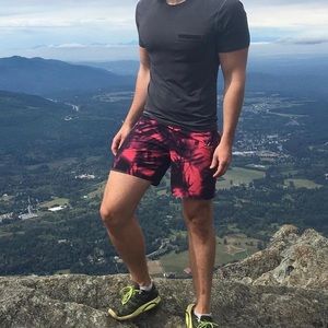 Lululemon Men’s shorts - Medium